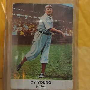 1961 GOLDEN PRESS CY YOUNG #33